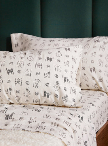 Winter getaway flannel sheet